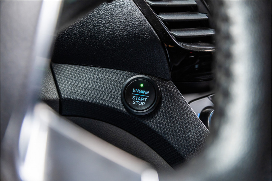 Ford Transit Connect 1.5 L2 SPORT | BPM VRIJ | AUTOMAAT | BI-XENON | KEYLESS GO | CARPLAY | CAMERA | NAVIGATIE | TREKHAAK | STOELVERWARMING | LEDEREN BEKLEDING | NIEUWE APK | ORG NL AUTO