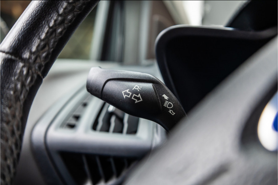 Ford Transit Connect 1.5 L2 SPORT | BPM VRIJ | AUTOMAAT | BI-XENON | KEYLESS GO | CARPLAY | CAMERA | NAVIGATIE | TREKHAAK | STOELVERWARMING | LEDEREN BEKLEDING | NIEUWE APK | ORG NL AUTO