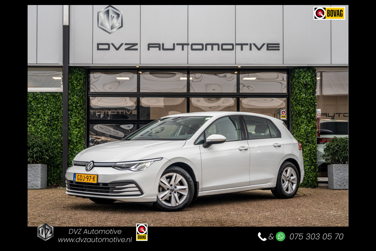 Volkswagen Golf 1.0 eTSI Life | Clima | Ambient | Carplay |