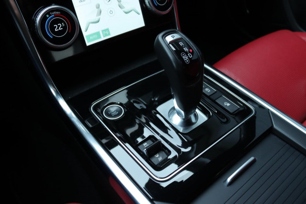 Jaguar XE 2.0 P250 HSE / Digitaal display / Carplay / Camera