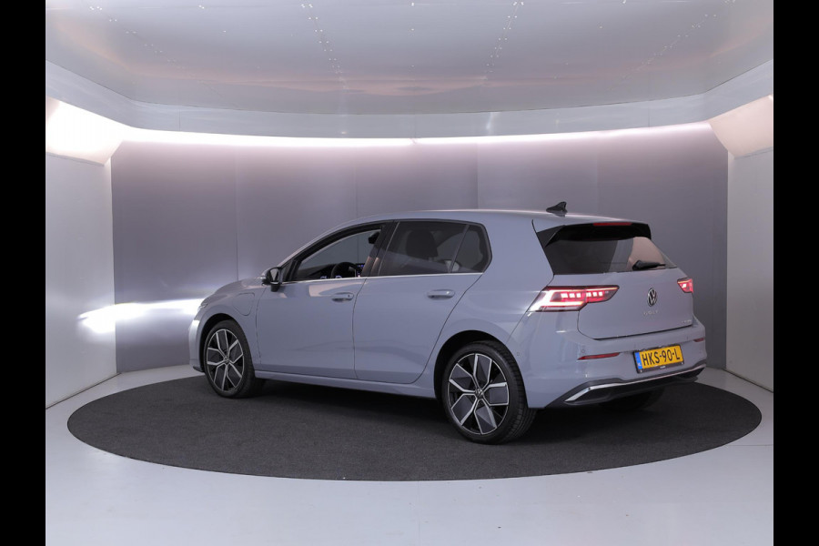 Volkswagen Golf 1.5 eHybrid Style Edition 204 pk Automaat (DSG) | Verlengde garantie | Navigatie | Parkeersensoren (Park assist) | Rondomzicht camera | Matrix LED koplampen |