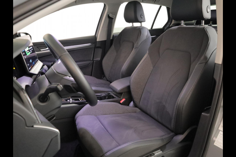 Volkswagen Golf 1.5 eHybrid Style Edition 204 pk Automaat (DSG) | Verlengde garantie | Navigatie | Parkeersensoren (Park assist) | Rondomzicht camera | Matrix LED koplampen |