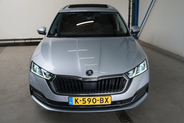 Škoda Octavia Combi 1.0 e-TSI Business Edition Plus - N.A.P. Panodak, Airco, Cruise, Navi, PDC, Trekhaak.