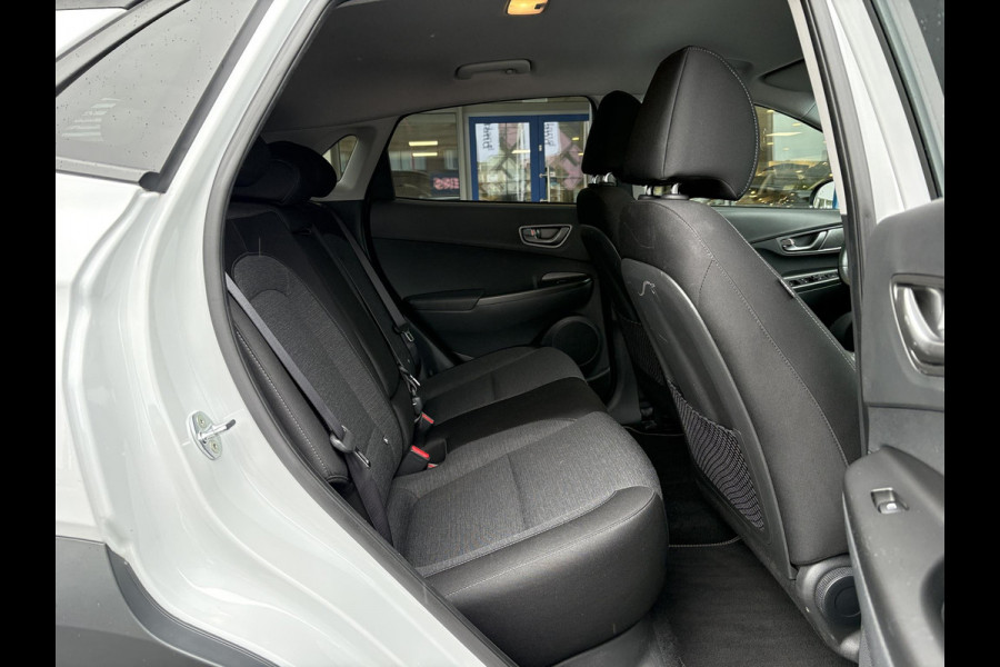 Hyundai Kona EV Fashion 64 kWh | 94,7% SOH | Trekhaak | Warmtepomp | Head-Up | 3Fase | Krell | Dodehoeksensoren | Camera |