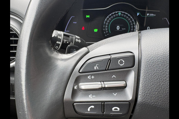 Hyundai Kona EV Fashion 64 kWh | 94,7% SOH | Trekhaak | Warmtepomp | Head-Up | 3Fase | Krell | Dodehoeksensoren | Camera |
