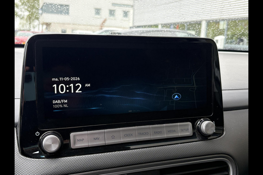 Hyundai Kona EV Fashion 64 kWh | 94,7% SOH | Trekhaak | Warmtepomp | Head-Up | 3Fase | Krell | Dodehoeksensoren | Camera |