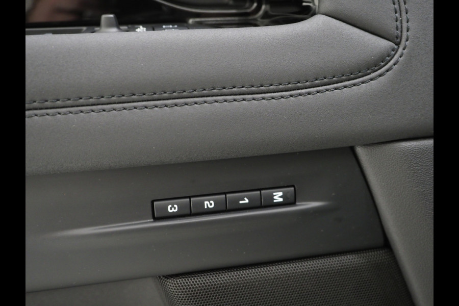 Land Rover Range Rover Evoque 1.5 P300e AWD SE | Panoramadak | Black Pack | Trekhaak | Meridian | Memory | Carplay
