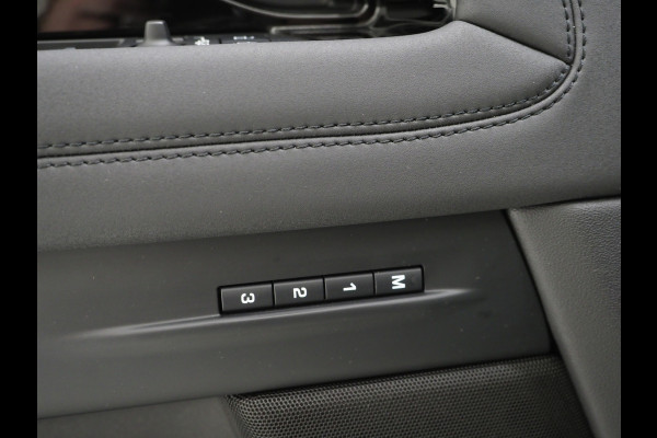 Land Rover Range Rover Evoque 1.5 P300e AWD SE | Panoramadak | Black Pack | Trekhaak | Meridian | Memory | Carplay