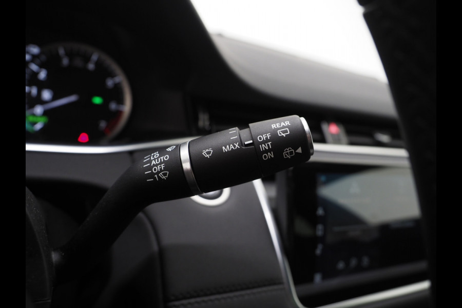 Land Rover Range Rover Evoque 1.5 P300e AWD SE | Panoramadak | Black Pack | Trekhaak | Meridian | Memory | Carplay