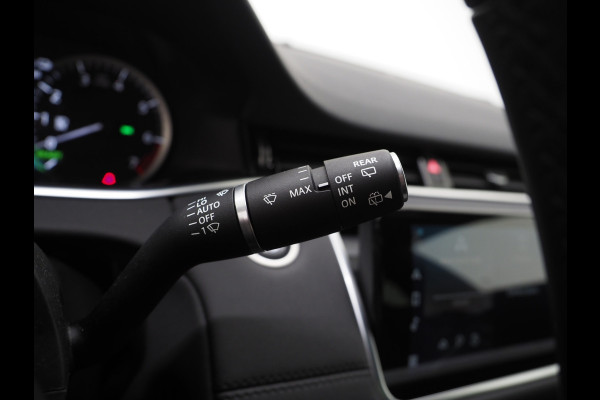 Land Rover Range Rover Evoque 1.5 P300e AWD SE | Panoramadak | Black Pack | Trekhaak | Meridian | Memory | Carplay