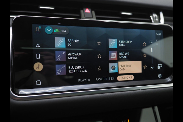Land Rover Range Rover Evoque 1.5 P300e AWD SE | Panoramadak | Black Pack | Trekhaak | Meridian | Memory | Carplay