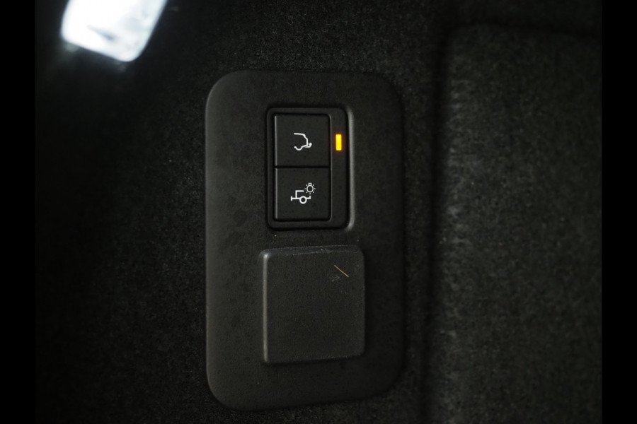 Land Rover Range Rover Evoque 1.5 P300e AWD SE | Panoramadak | Black Pack | Trekhaak | Meridian | Memory | Carplay