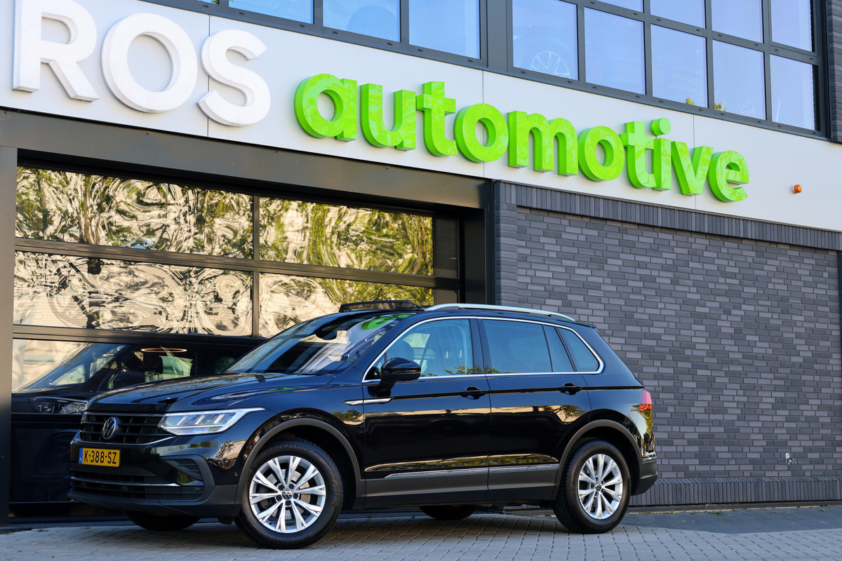 Volkswagen Tiguan 1.5 TSI Life Business | NAP! | PANO | MASSAGE | STOEL/STUURVERW | KEYLESS | ELEK TREKHAAK | ACC |