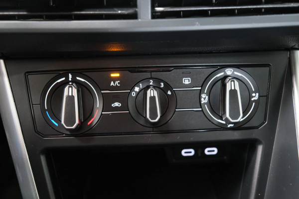 Volkswagen Polo 1.0 TSI Life NIEUW MODEL - N.A.P. Airco, Cruise, PDC, Carplay, Virtual Display.