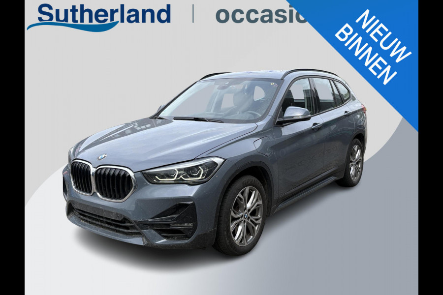 BMW X1 xDrive25e Sport Line | PHEV | Trekhaak | Head-Up | Elek. achterklep | Camera | Winterset |
