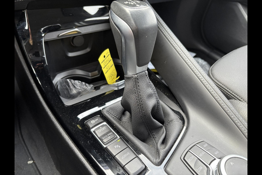 BMW X1 xDrive25e Sport Line | PHEV | Trekhaak | Head-Up | Elek. achterklep | Camera | Winterset |