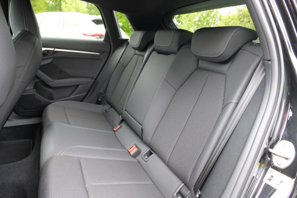 Audi A3 Sportback 45 TFSI e S edition 245 PK | S line | All-Season | Elektrische klep | Sportstoelen | Dodehoeksensoren | 18 inch | Stoelverwarming | Keyless | Dealer Onderhouden | Draadloos Laden