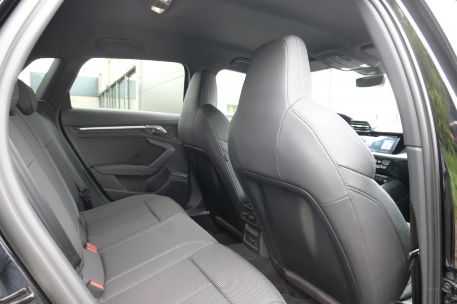 Audi A3 Sportback 45 TFSI e S edition 245 PK | S line | All-Season | Elektrische klep | Sportstoelen | Dodehoeksensoren | 18 inch | Stoelverwarming | Keyless | Dealer Onderhouden | Draadloos Laden