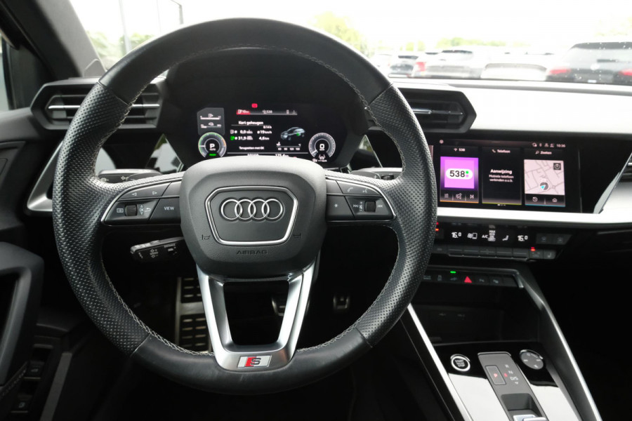 Audi A3 Sportback 45 TFSI e S edition 245 PK | S line | All-Season | Elektrische klep | Sportstoelen | Dodehoeksensoren | 18 inch | Stoelverwarming | Keyless | Dealer Onderhouden | Draadloos Laden