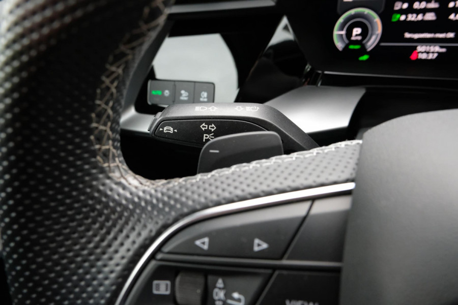 Audi A3 Sportback 45 TFSI e S edition 245 PK | S line | All-Season | Elektrische klep | Sportstoelen | Dodehoeksensoren | 18 inch | Stoelverwarming | Keyless | Dealer Onderhouden | Draadloos Laden