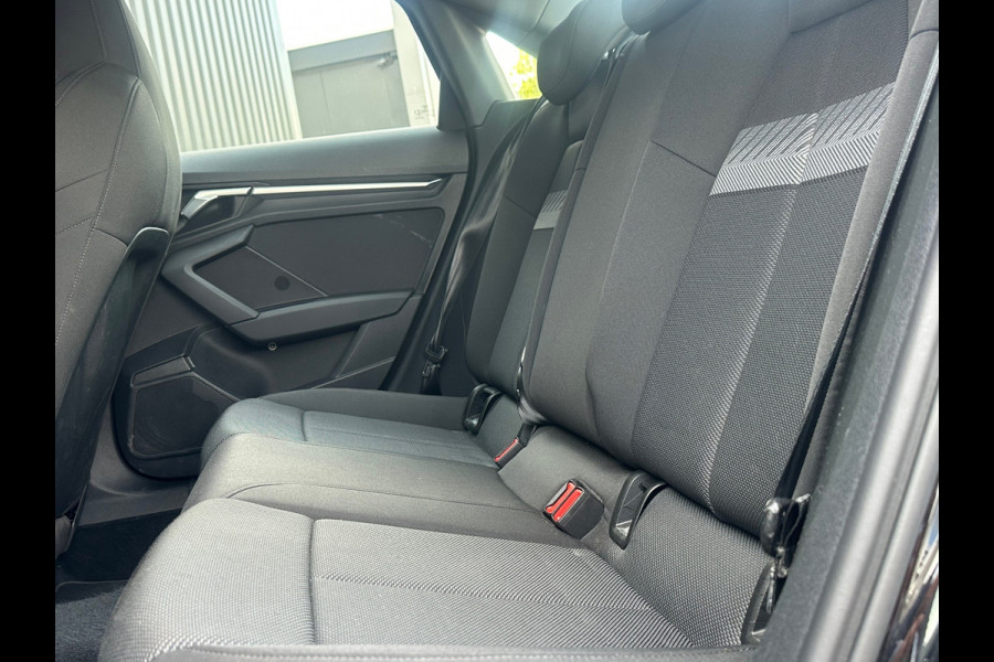 Audi A3 Limousine 30 TFSI Business edition