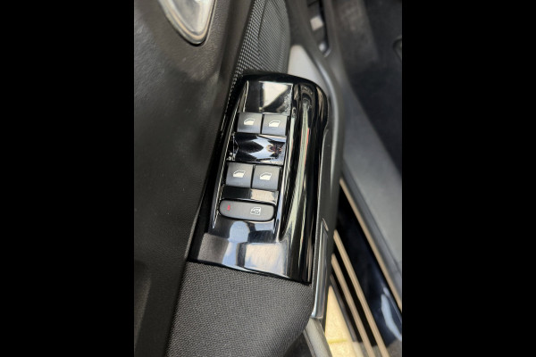 Citroën C3 1.2 PureTech S&S Shine Navigatie / Apple CarPlay I Airco I Sport velgen I LED I PDC / Camera I Dealer onderhouden