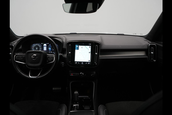 Volvo XC40 T5 Recharge R-Design PHEV 262pk Dealer O.H. | Trekhaak Af Fabriek | Camera | Alcantara Sportstoelen & Stuur Verwarmd | Keyless | Blis | Apple Carplay | Navigatie | DAB | Cruise Control | 19"L.M | Plug In Hybrid |