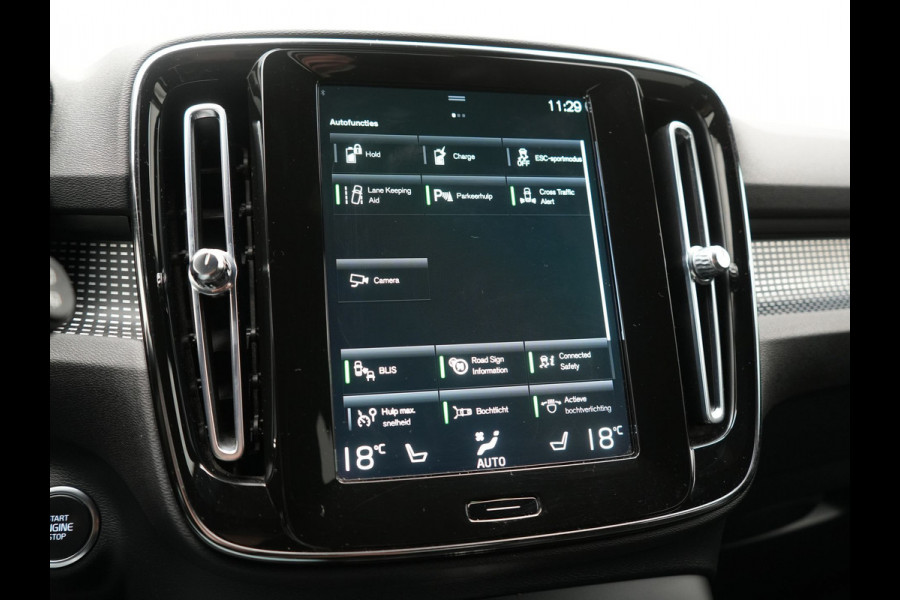 Volvo XC40 T5 Recharge R-Design PHEV 262pk Dealer O.H. | Trekhaak Af Fabriek | Camera | Alcantara Sportstoelen & Stuur Verwarmd | Keyless | Blis | Apple Carplay | Navigatie | DAB | Cruise Control | 19"L.M | Plug In Hybrid |