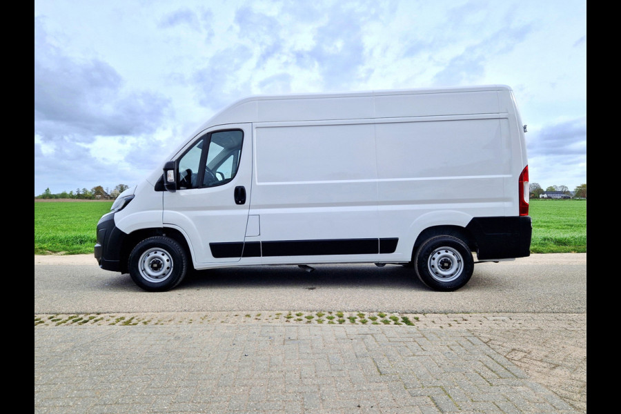 Fiat Ducato 2.2 MultiJet 140 S&S L2H2 3.5t - 140 Pk - Euro 6 - Groot Scherm - Navi - ParkeerCamera - Airco - Cruise Control
