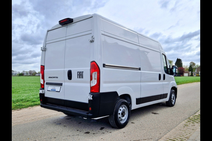 Fiat Ducato 2.2 MultiJet 140 S&S L2H2 3.5t - 140 Pk - Euro 6 - Groot Scherm - Navi - ParkeerCamera - Airco - Cruise Control