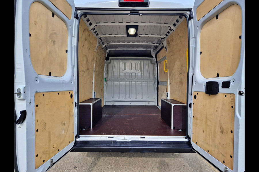 Fiat Ducato 2.2 MultiJet 140 S&S L2H2 3.5t - 140 Pk - Euro 6 - Groot Scherm - Navi - ParkeerCamera - Airco - Cruise Control