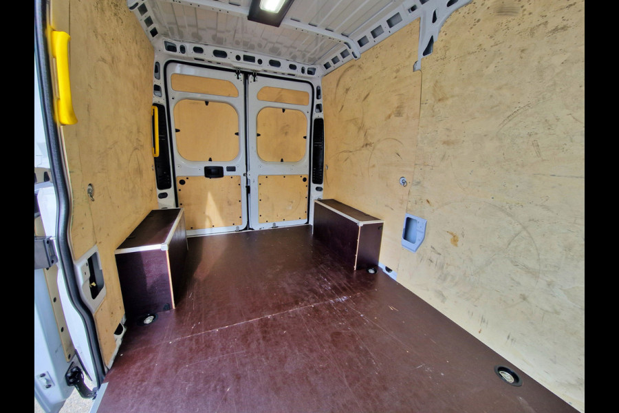 Fiat Ducato 2.2 MultiJet 140 S&S L2H2 3.5t - 140 Pk - Euro 6 - Groot Scherm - Navi - ParkeerCamera - Airco - Cruise Control