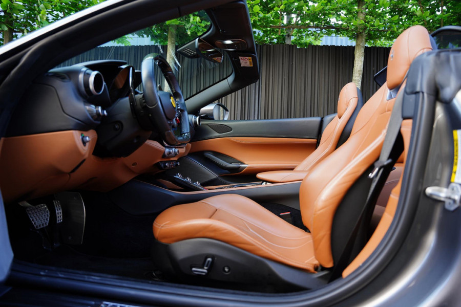 Ferrari Portofino 3.9 V8 HELE / Historical Color / Magneride / Carbon