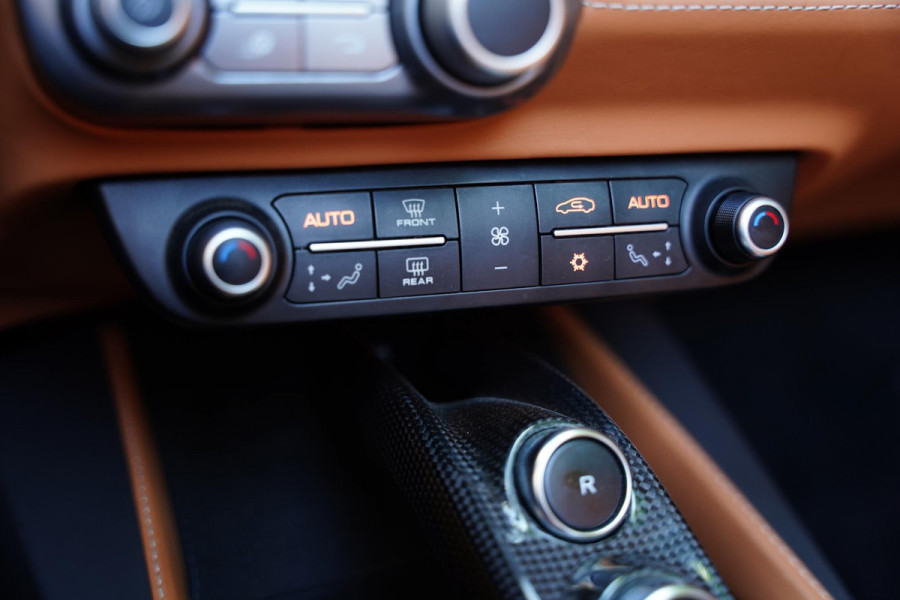 Ferrari Portofino 3.9 V8 HELE / Historical Color / Magneride / Carbon