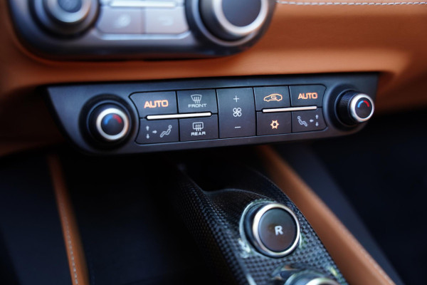 Ferrari Portofino 3.9 V8 HELE / Historical Color / Magneride / Carbon