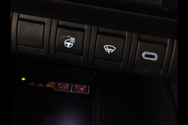 Toyota C-HR 2.0 Plug-in Hybrid 220 Dynamic | Stuur-/ & Stoelverwarming | Dodehoek detectie | Elektrische kofferbak | Parkeersensoren