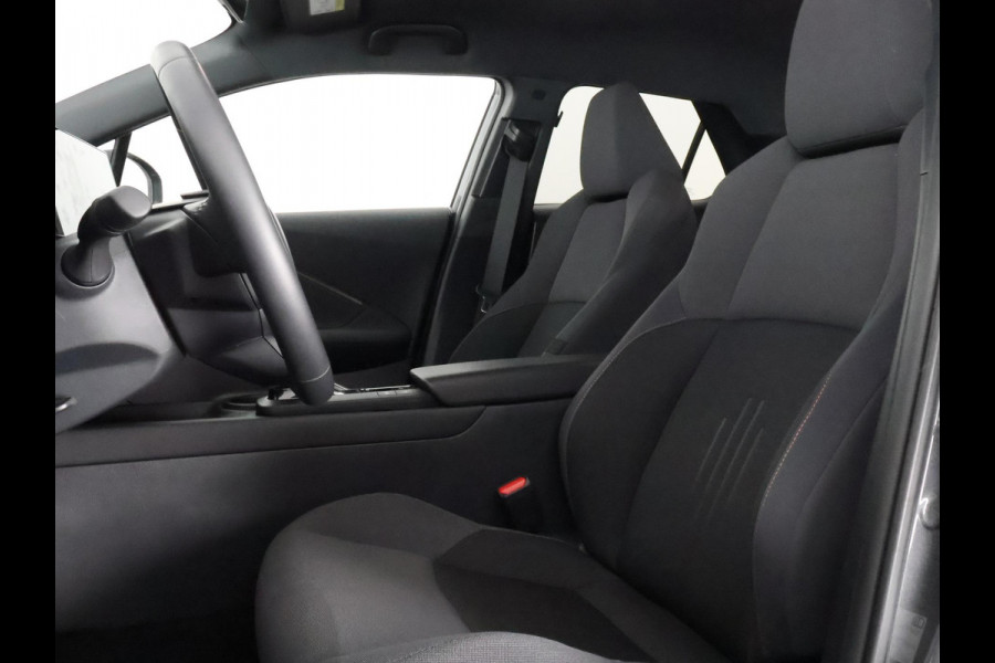 Toyota C-HR 2.0 Plug-in Hybrid 220 Dynamic | Stuur-/ & Stoelverwarming | Dodehoek detectie | Elektrische kofferbak | Parkeersensoren
