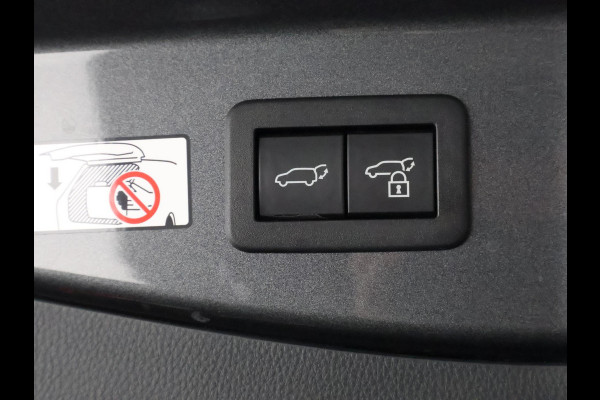 Toyota C-HR 2.0 Plug-in Hybrid 220 Dynamic | Stuur-/ & Stoelverwarming | Dodehoek detectie | Elektrische kofferbak | Parkeersensoren