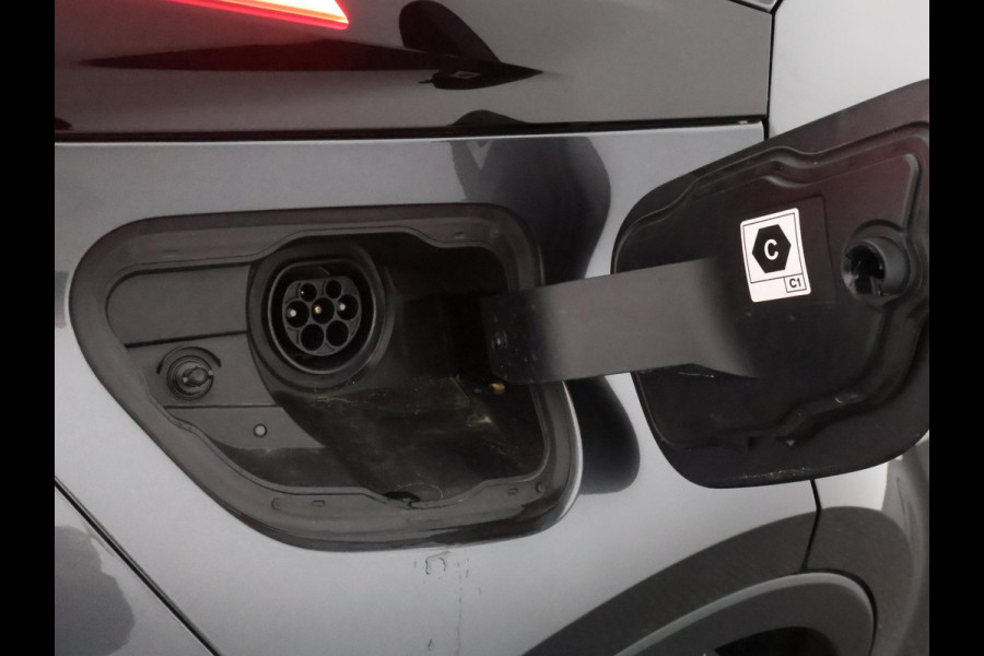 Toyota C-HR 2.0 Plug-in Hybrid 220 Dynamic | Stuur-/ & Stoelverwarming | Dodehoek detectie | Elektrische kofferbak | Parkeersensoren