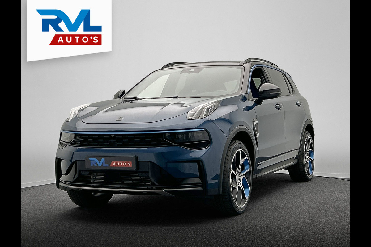 Lynk & Co 01 1.5 261PK Plug-in Hybrid *ZWARTE HEMEL*Trekhaak* 360° Camera Pano/dak Apple/Carplay Adaptive/Cruise