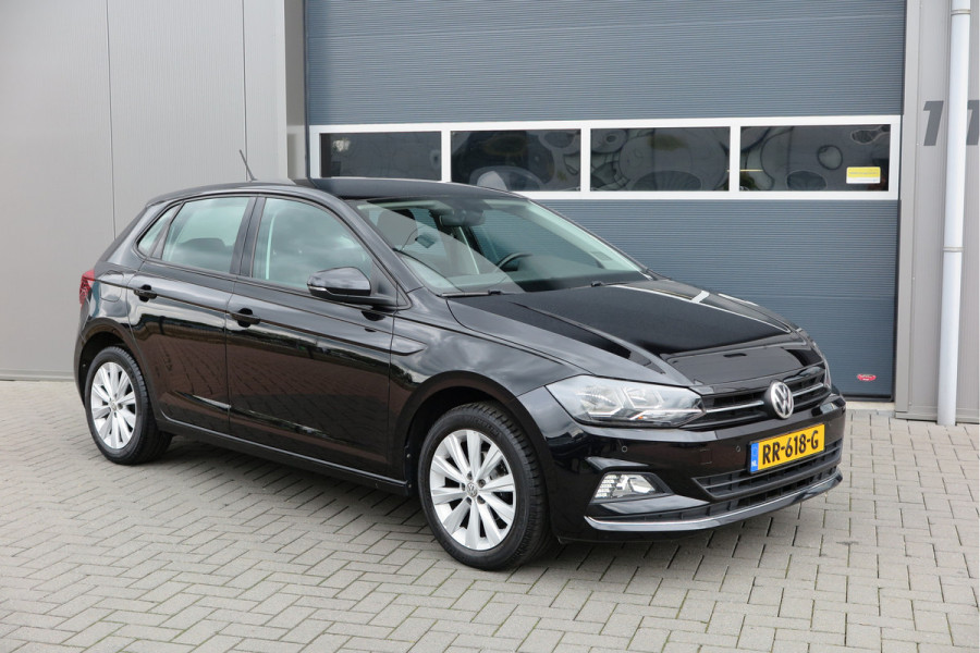 Volkswagen Polo 1.0 TSI 70kw 95pk Highline, Adaptive Cruise, PDC ,Navigatie , Stuurwiel multifuntioneel, Carplay, LMV 16", Sportstoelen,Buitenspiegels inklapbaar, etc. Complete historie bekend NL auto met NAP (recent onderhouden)