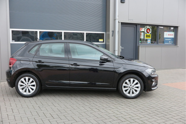 Volkswagen Polo 1.0 TSI 70kw 95pk Highline, Adaptive Cruise, PDC ,Navigatie , Stuurwiel multifuntioneel, Carplay, LMV 16", Sportstoelen,Buitenspiegels inklapbaar, etc. Complete historie bekend NL auto met NAP (recent onderhouden)