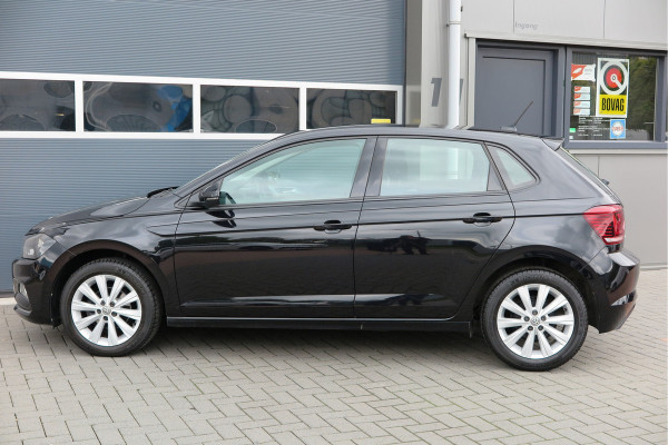 Volkswagen Polo 1.0 TSI 70kw 95pk Highline, Adaptive Cruise, PDC ,Navigatie , Stuurwiel multifuntioneel, Carplay, LMV 16", Sportstoelen,Buitenspiegels inklapbaar, etc. Complete historie bekend NL auto met NAP (recent onderhouden)
