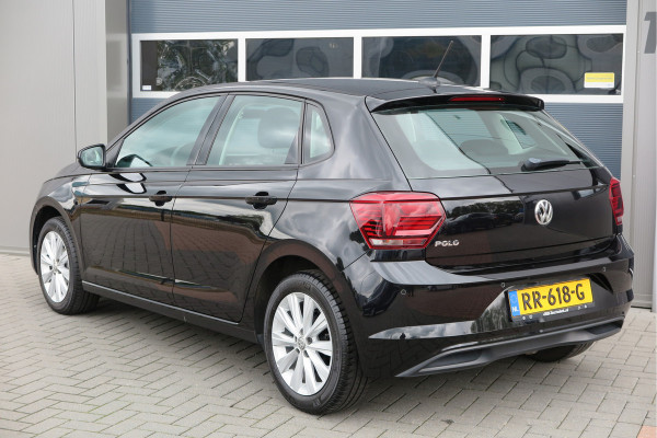 Volkswagen Polo 1.0 TSI 70kw 95pk Highline, Adaptive Cruise, PDC ,Navigatie , Stuurwiel multifuntioneel, Carplay, LMV 16", Sportstoelen,Buitenspiegels inklapbaar, etc. Complete historie bekend NL auto met NAP (recent onderhouden)