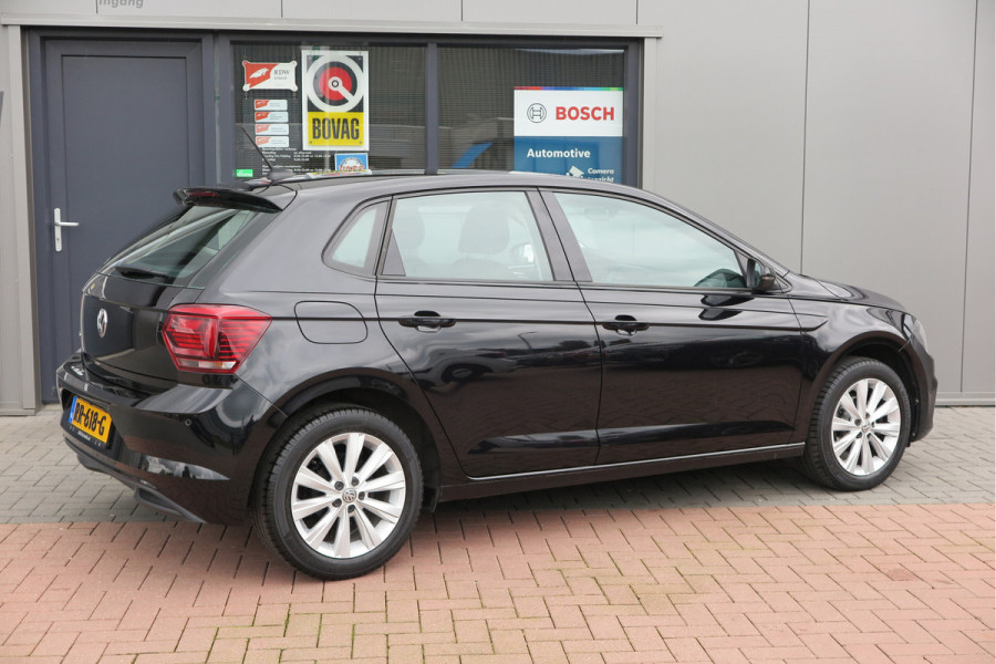 Volkswagen Polo 1.0 TSI 70kw 95pk Highline, Adaptive Cruise, PDC ,Navigatie , Stuurwiel multifuntioneel, Carplay, LMV 16", Sportstoelen,Buitenspiegels inklapbaar, etc. Complete historie bekend NL auto met NAP (recent onderhouden)