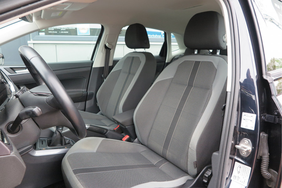 Volkswagen Polo 1.0 TSI 70kw 95pk Highline, Adaptive Cruise, PDC ,Navigatie , Stuurwiel multifuntioneel, Carplay, LMV 16", Sportstoelen,Buitenspiegels inklapbaar, etc. Complete historie bekend NL auto met NAP (recent onderhouden)