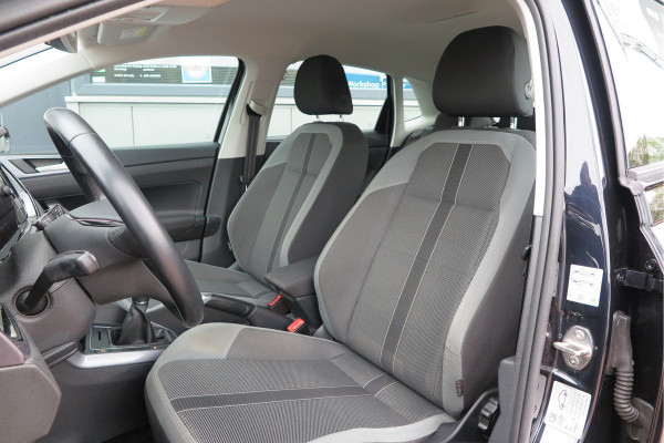 Volkswagen Polo 1.0 TSI 70kw 95pk Highline, Adaptive Cruise, PDC ,Navigatie , Stuurwiel multifuntioneel, Carplay, LMV 16", Sportstoelen,Buitenspiegels inklapbaar, etc. Complete historie bekend NL auto met NAP (recent onderhouden)