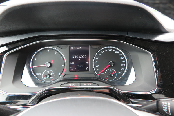 Volkswagen Polo 1.0 TSI 70kw 95pk Highline, Adaptive Cruise, PDC ,Navigatie , Stuurwiel multifuntioneel, Carplay, LMV 16", Sportstoelen,Buitenspiegels inklapbaar, etc. Complete historie bekend NL auto met NAP (recent onderhouden)