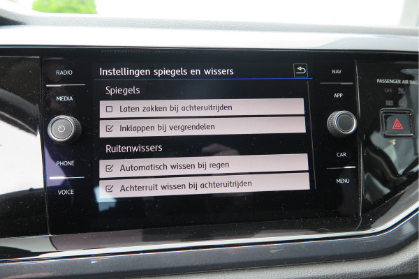Volkswagen Polo 1.0 TSI 70kw 95pk Highline, Adaptive Cruise, PDC ,Navigatie , Stuurwiel multifuntioneel, Carplay, LMV 16", Sportstoelen,Buitenspiegels inklapbaar, etc. Complete historie bekend NL auto met NAP (recent onderhouden)