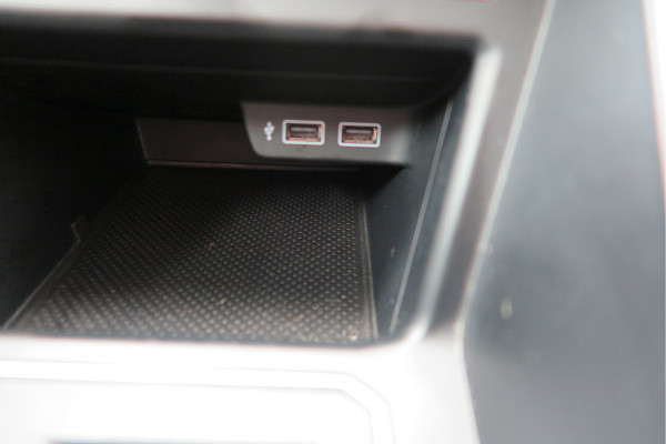Volkswagen Polo 1.0 TSI 70kw 95pk Highline, Adaptive Cruise, PDC ,Navigatie , Stuurwiel multifuntioneel, Carplay, LMV 16", Sportstoelen,Buitenspiegels inklapbaar, etc. Complete historie bekend NL auto met NAP (recent onderhouden)